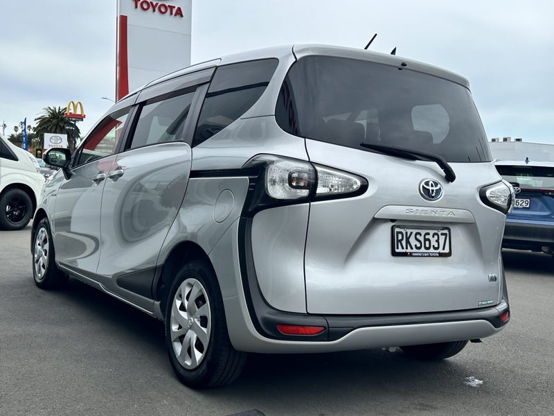 2016 Toyota Sienta 1.5 Hybrid G 7 Seats image 5