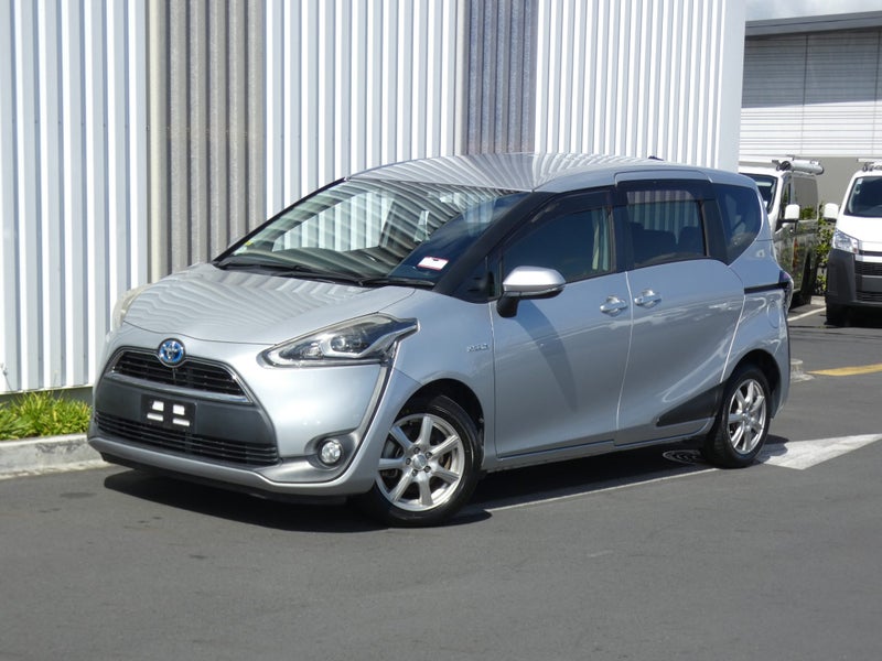 2016 Toyota Sienta 1.5 Hybrid G image 1