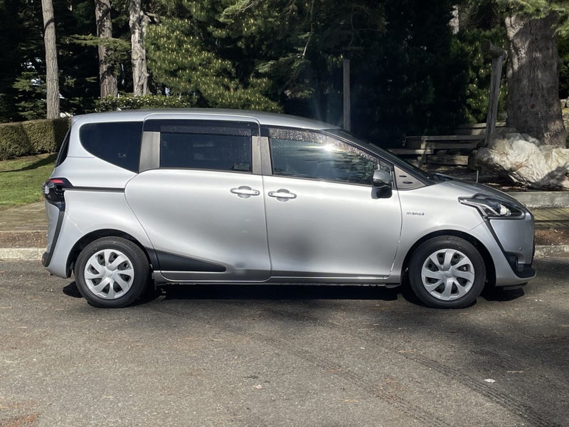2016 Toyota Sienta 1.5 Hybrid G image 3