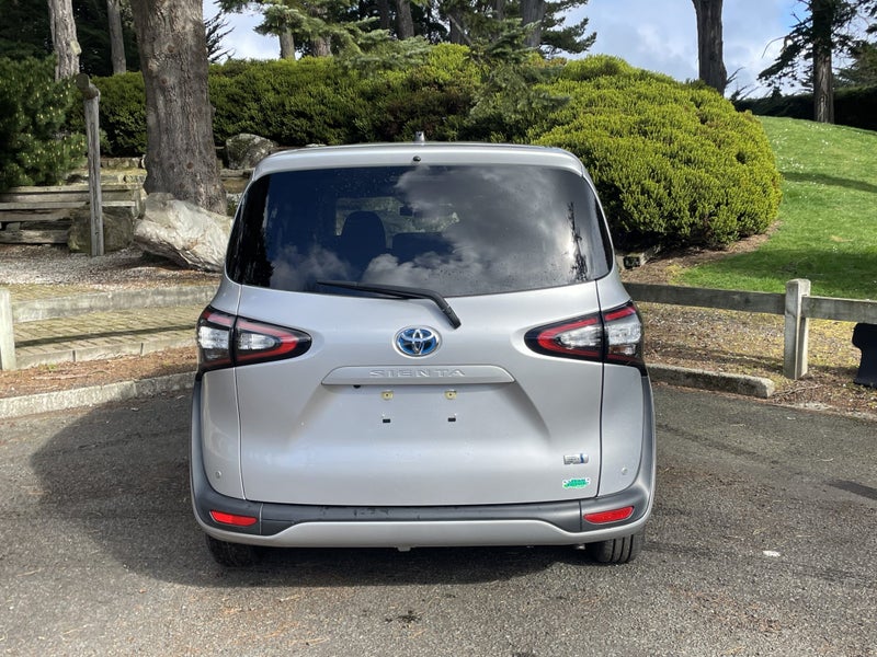 2016 Toyota Sienta 1.5 Hybrid G image 5