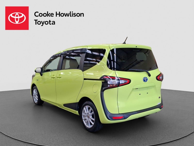 2016 Toyota Sienta 1.5L Hybrid G image 4