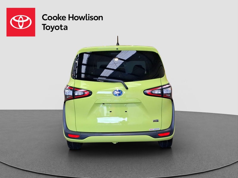 2016 Toyota Sienta 1.5L Hybrid G image 5