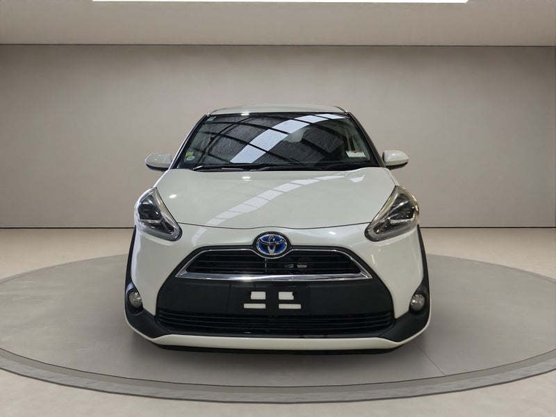 2016 Toyota Sienta 1.5L Hybrid G 2WD Wagon image 2