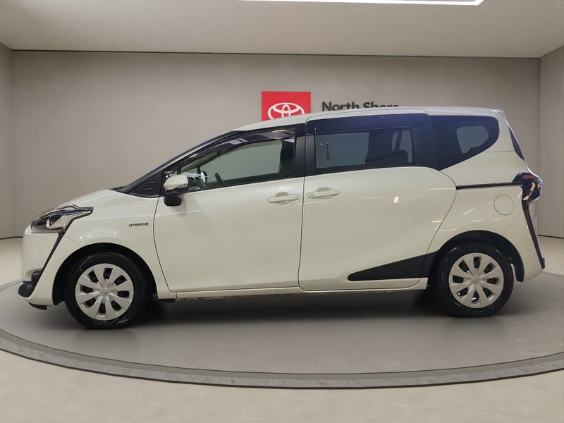 2016 Toyota Sienta 1.5L Hybrid G 2WD Wagon image 4