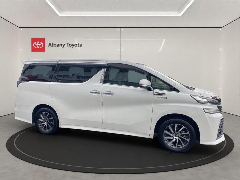 2016 Toyota Vellfire Hybrid image 2