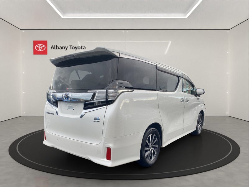 2016 Toyota Vellfire Hybrid image 3