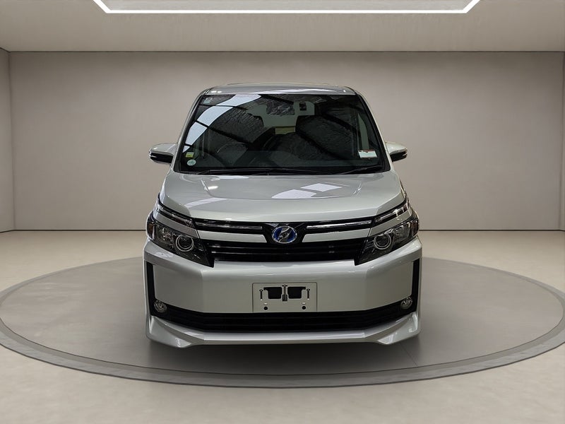 2016 Toyota Voxy 1.8L Hybrid 2WD Hatchback image 2