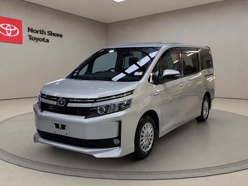 2016 Toyota Voxy 1.8L Hybrid 2WD Hatchback image 3