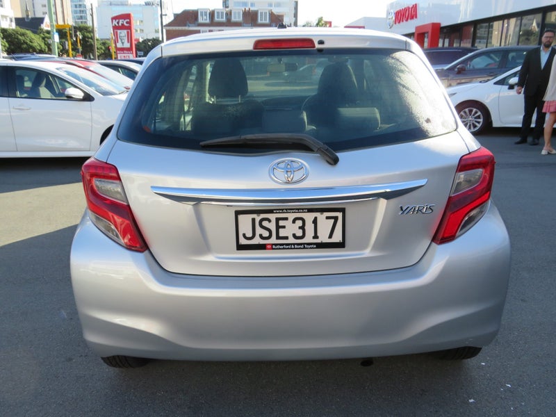 2016 Toyota Yaris GX FWD 1.3P HATCH/5 4AT image 5