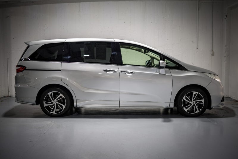 2017 Honda Odyssey L 2.4P image 3