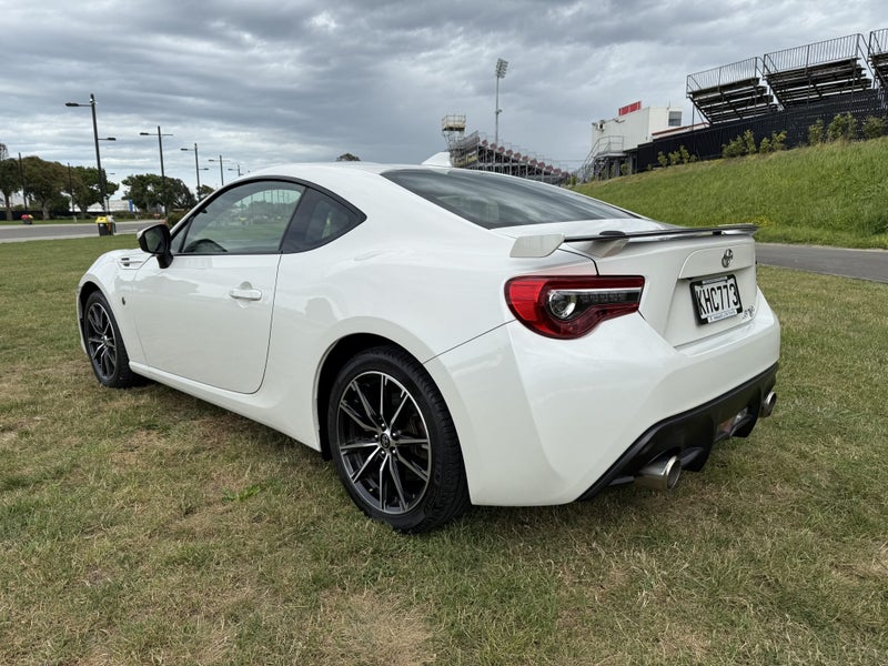 2017 Toyota 86 GT 2.0P Manual RWD Coupe - NZ New image 5