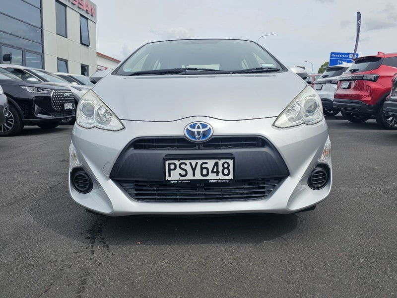 2017 Toyota Aqua image 3