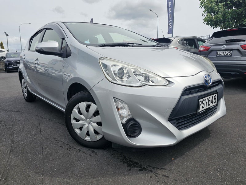 2017 Toyota Aqua image 4