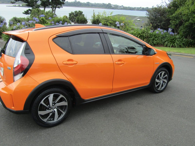 2017 Toyota Aqua 1.5 Hybrid image 4