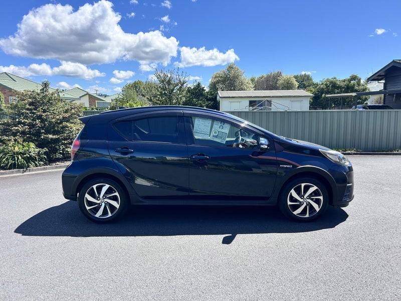 2017 Toyota Aqua 1.5 Hybrid Crossover 5 Dr Hatc... image 2