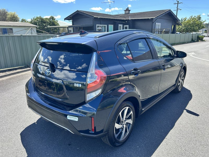 2017 Toyota Aqua 1.5 Hybrid Crossover 5 Dr Hatc... image 3