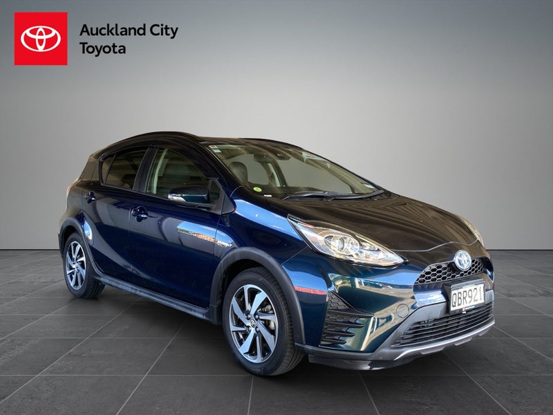 2017 Toyota Aqua 1.5 Hybrid Crossover 5 Dr Hatc... image 1
