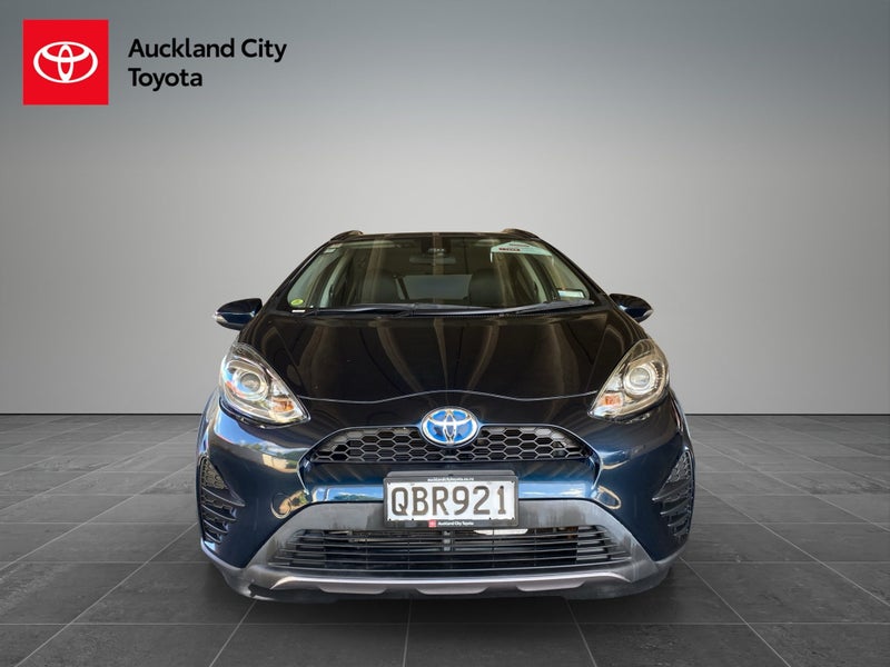 2017 Toyota Aqua 1.5 Hybrid Crossover 5 Dr Hatc... image 2