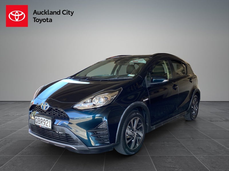 2017 Toyota Aqua 1.5 Hybrid Crossover 5 Dr Hatc... image 3