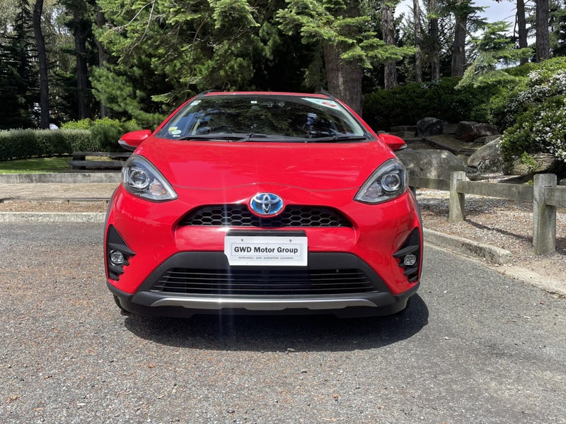 2017 Toyota Aqua 1.5 Hybrid Crossover 5 Dr Hatc... image 2