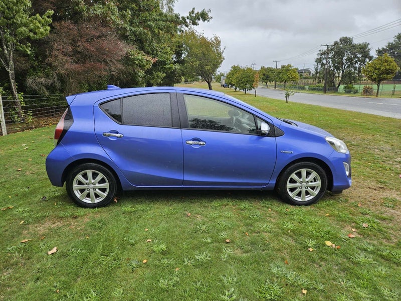 2017 Toyota Aqua 1.5 Hybrid Electric Vehicle G... image 5