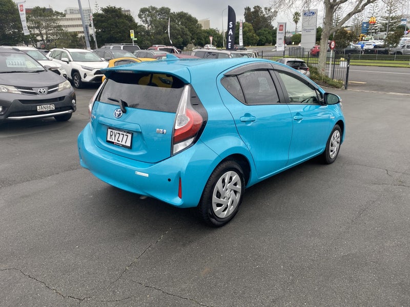 2017 Toyota Aqua 1.5 Hybrid G 5 Dr Hatch CVT 2W... image 2