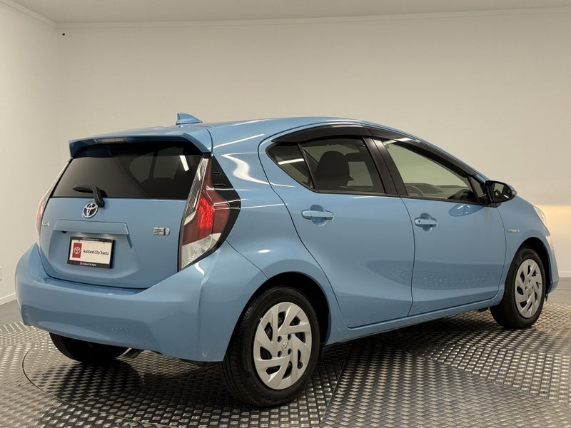 2017 Toyota Aqua 1.5 Hybrid G image 3