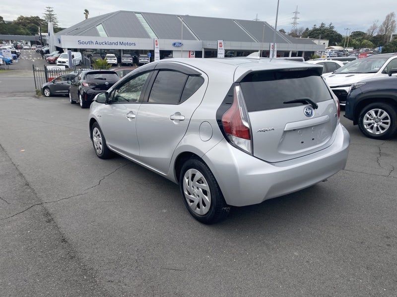 2017 Toyota Aqua 1.5 Hybrid G image 5