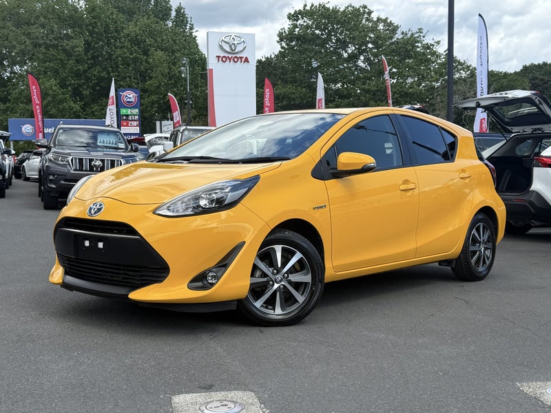 2017 Toyota Aqua 1.5 Hybrid G Soft Leather image 2