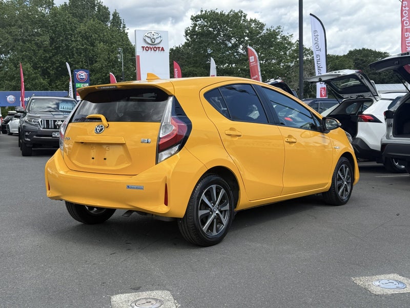 2017 Toyota Aqua 1.5 Hybrid G Soft Leather image 3