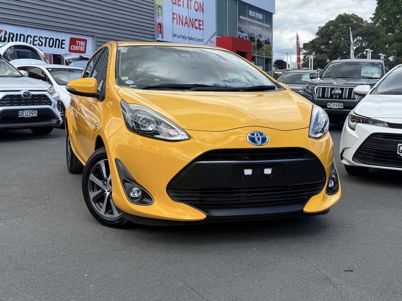 2017 Toyota Aqua 1.5 Hybrid G Soft Leather image 4