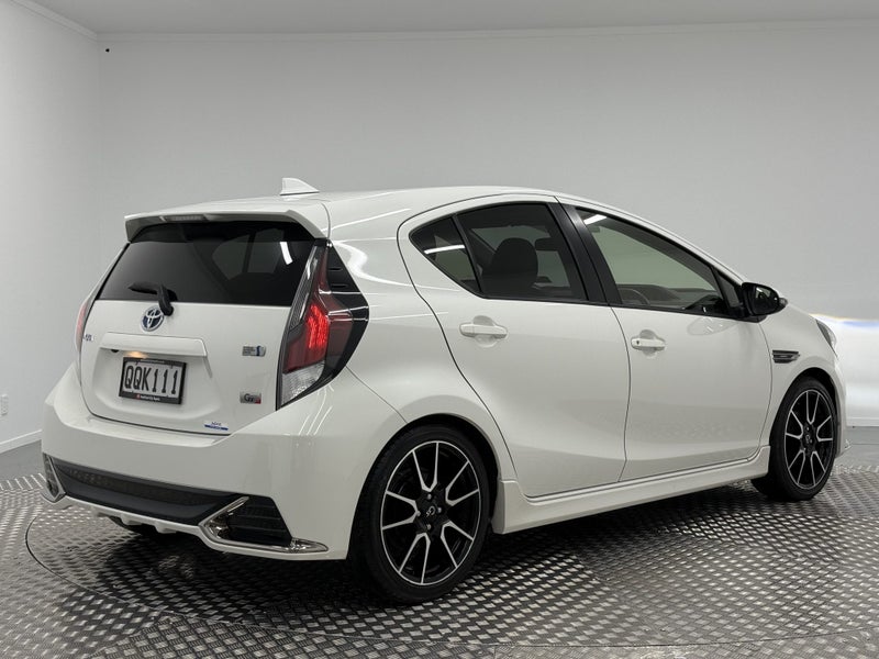 2017 Toyota Aqua 1.5 Hybrid GS Sport image 3