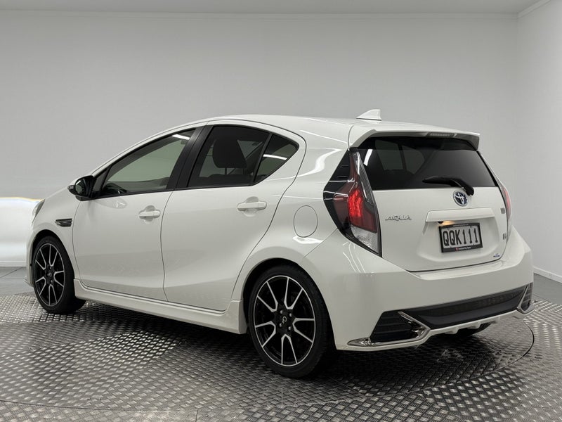 2017 Toyota Aqua 1.5 Hybrid GS Sport image 5