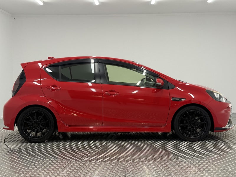 2017 Toyota Aqua 1.5 Hybrid GS Sport image 2