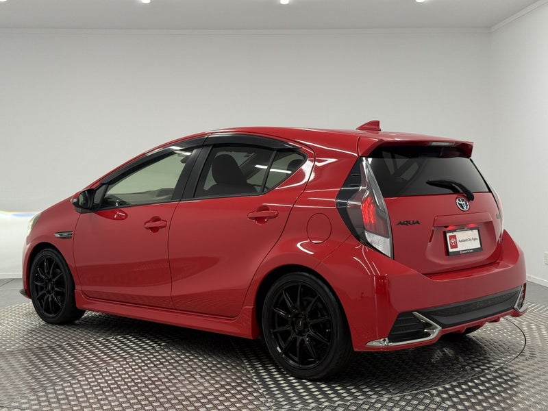 2017 Toyota Aqua 1.5 Hybrid GS Sport image 5