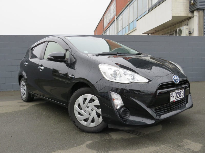 2017 Toyota Aqua 1.5 Hybrid S image 1