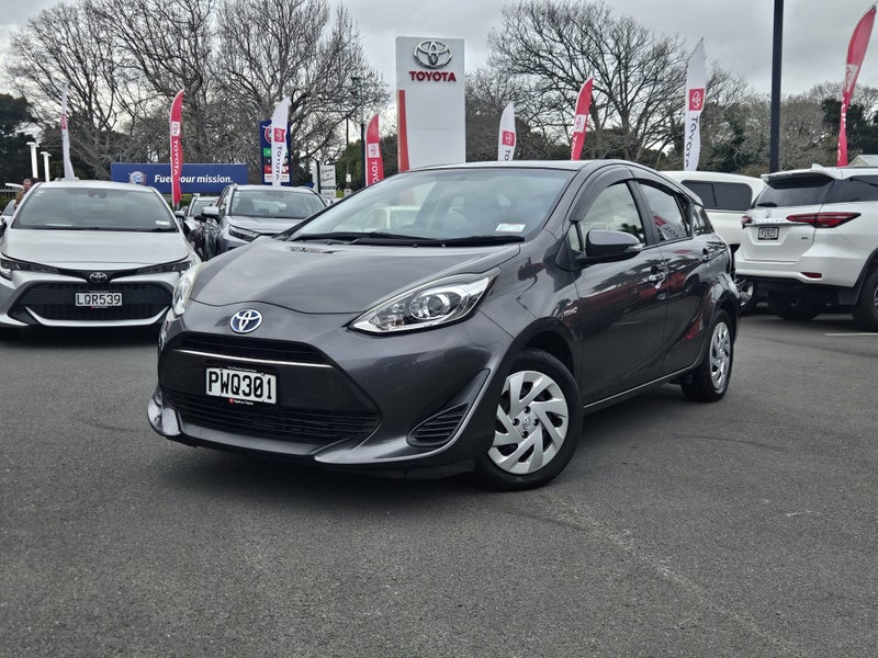 2017 Toyota Aqua 1.5 Hybrid S image 2