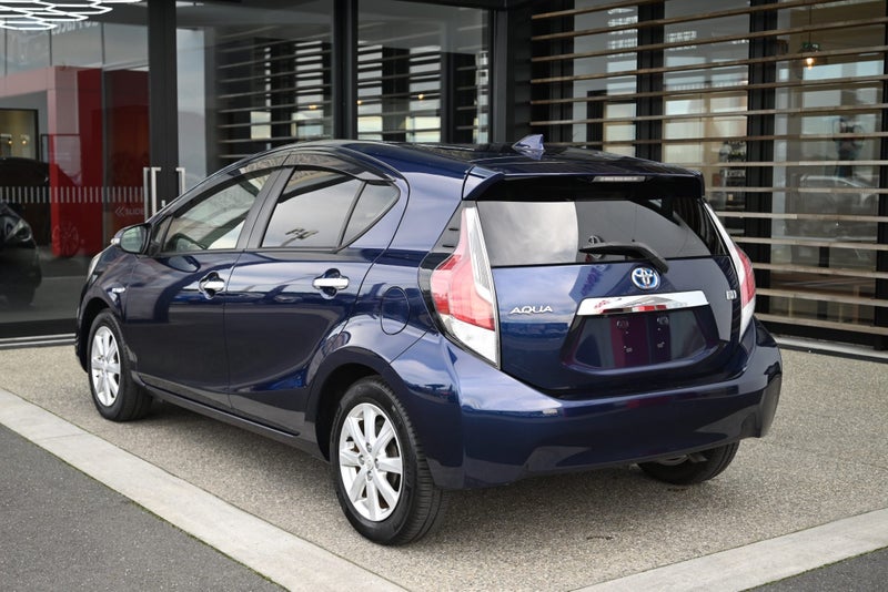 2017 Toyota Aqua 1.5 Hybrid S 2WD HatchBack image 4