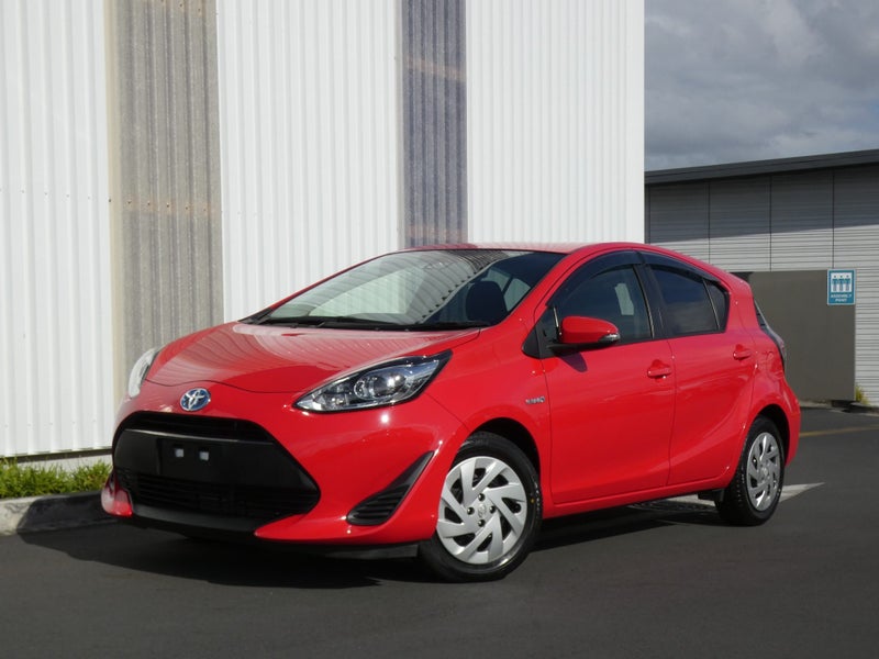 2017 Toyota Aqua 1.5 Hybrid S image 1