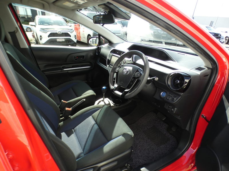 2017 Toyota Aqua 1.5 Hybrid S image 3