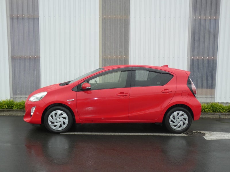 2017 Toyota Aqua 1.5 Hybrid S image 5