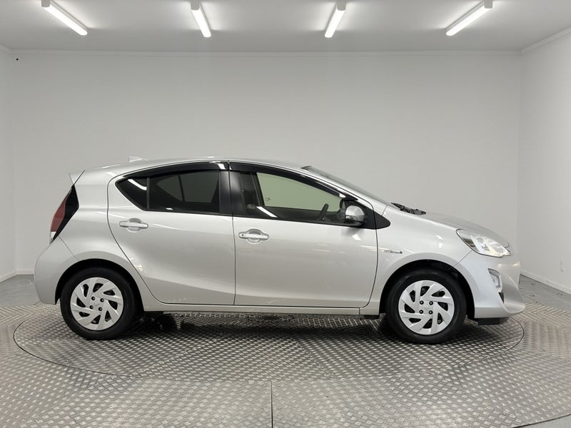 2017 Toyota Aqua 1.5 Hybrid S image 2