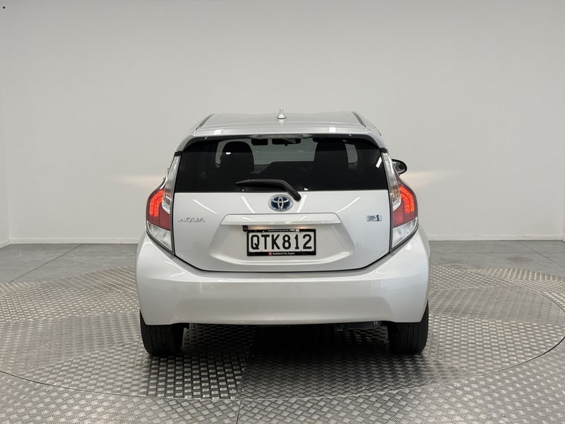 2017 Toyota Aqua 1.5 Hybrid S image 4