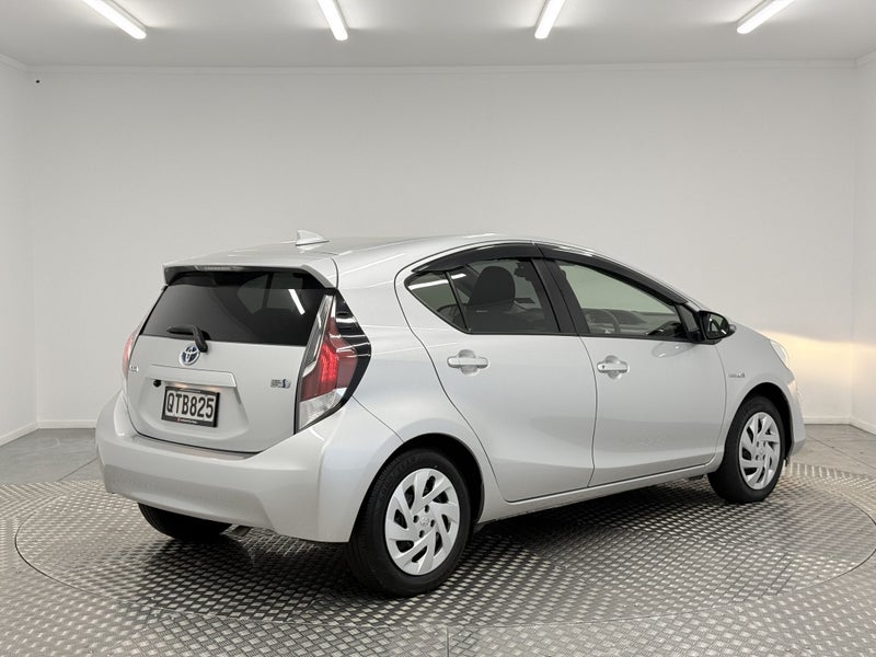 2017 Toyota Aqua 1.5 Hybrid S image 3