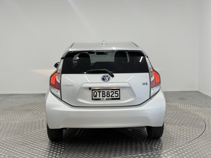 2017 Toyota Aqua 1.5 Hybrid S image 4