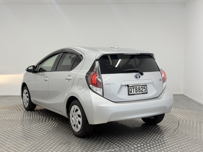 2017 Toyota Aqua 1.5 Hybrid S image 5