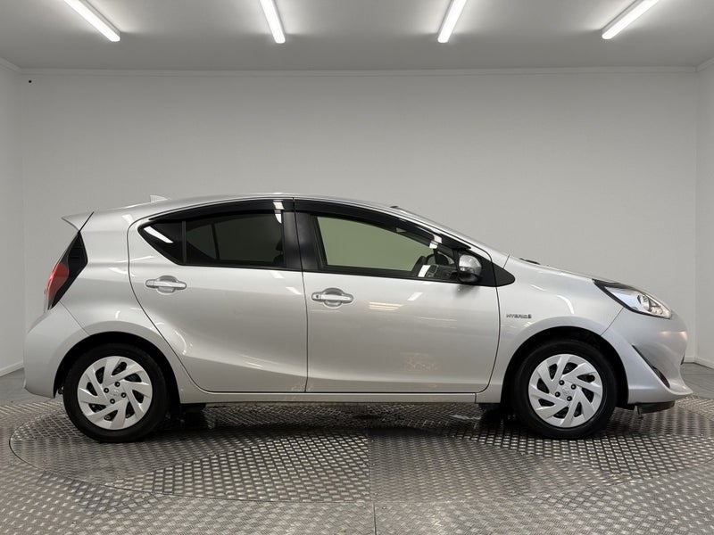 2017 Toyota Aqua 1.5 Hybrid S image 2