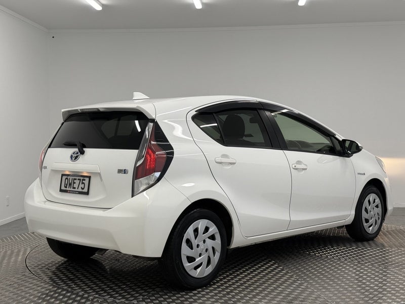 2017 Toyota Aqua 1.5 Hybrid S image 3