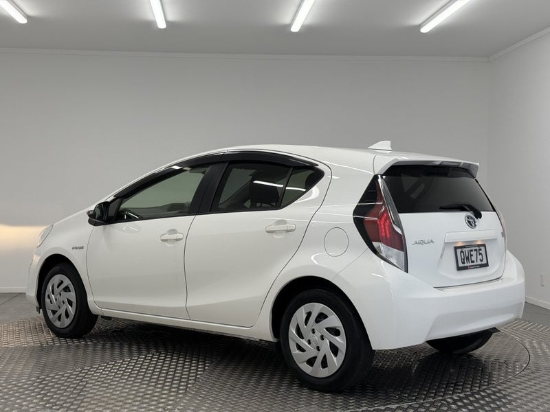 2017 Toyota Aqua 1.5 Hybrid S image 5