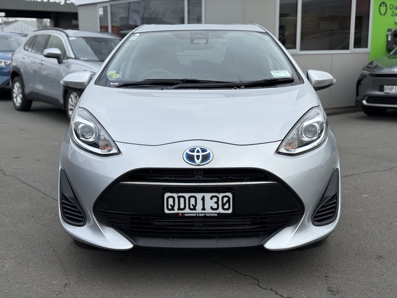 2017 Toyota Aqua 1.5 Hybrid S 5 Dr Hatch image 2